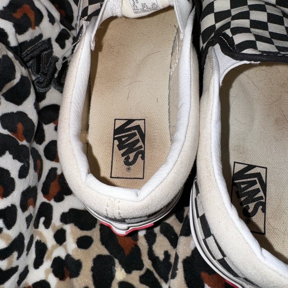 Black and white vans - Picture 4 of 4